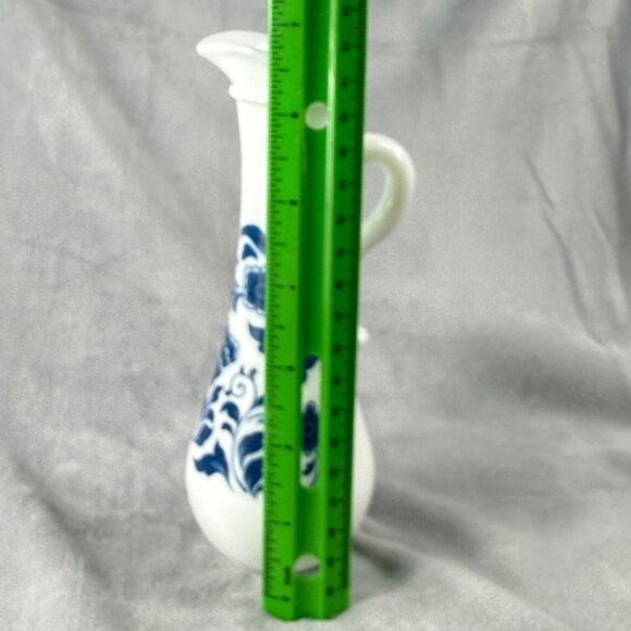 Vintage White Ceramic Container Bud Vase Blue Floral Design, Handle. Avon. - Picture 5 of 16